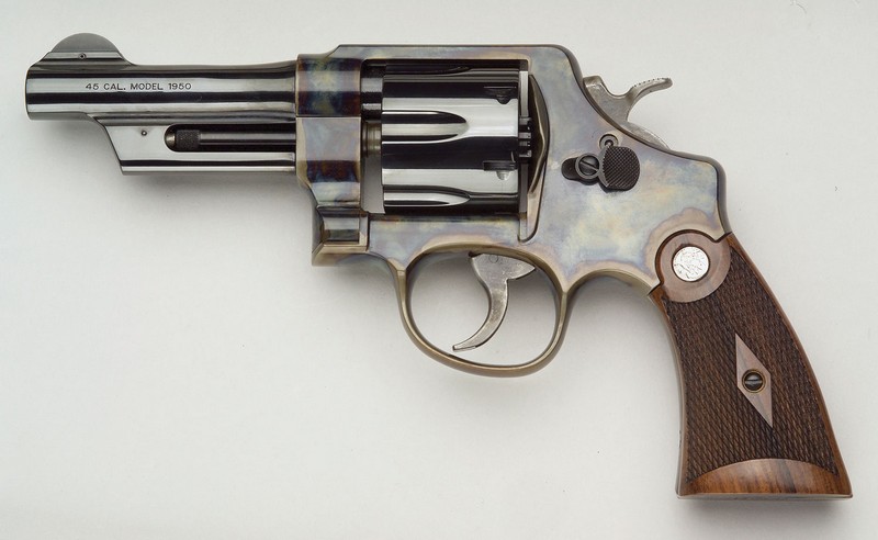 Aide à l’identification d'un revolver  Model22